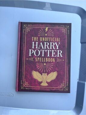 Unofficial Harry Potter Spellbook – Burgundy Gold